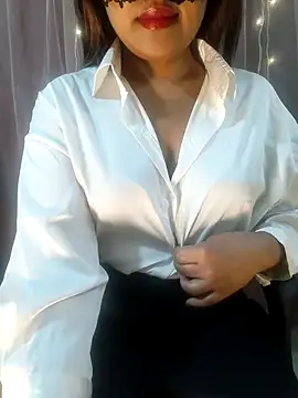 deslisexpriya online show from February 4, 2026, 10:36 pm