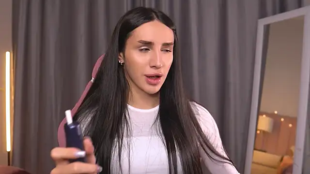 Kim Oberlin  online show from November 4, 2025, 11:09 am