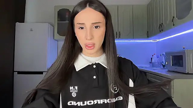 Snapshot of Kim_Oberlin_ chatting on February 11, 2026, 2:00 pm Kim Oberlin online show from February 11, 2026, 2:00 pm