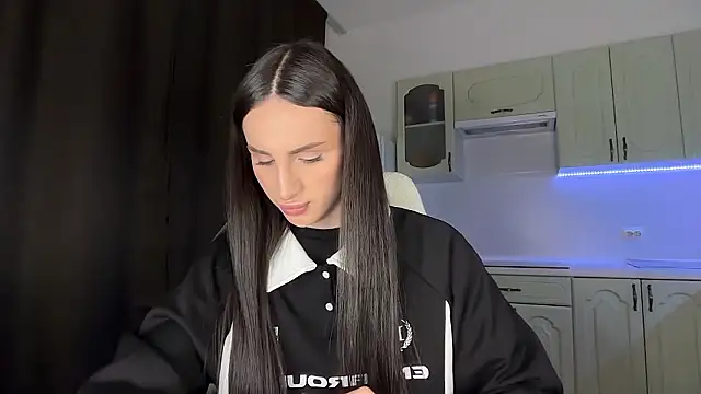 Snapshot of Kim_Oberlin_ chatting on February 21, 2026, 4:08 pm Kim Oberlin online show from February 21, 2026, 4:08 pm