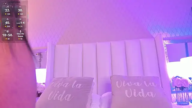 Snapshot of SophiaSmiiths_ chatting on February 6, 2026, 7:50 pm SophiaSmiiths online show from February 6, 2026, 7:50 pm