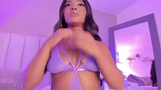 Snapshot of SophiaSmiiths_ chatting on February 11, 2026, 2:49 am SophiaSmiiths online show from February 11, 2026, 2:49 am