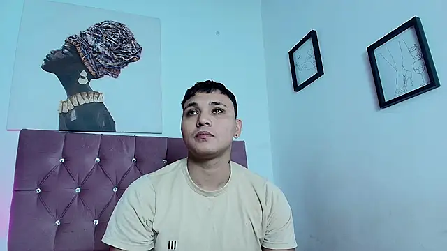 couple lovelyds online show from October 25, 2025, 8:58 pm