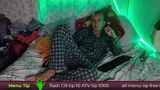 Snapshot of yazforeSolo chatting on March 17, 2025, 3:14 am yazforeSolo online show from March 17, 2025, 3:14 am