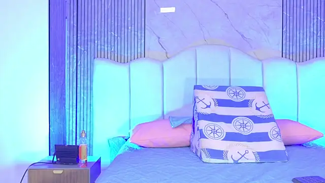 Sofia martiin online show from December 21, 2025, 3:13 am