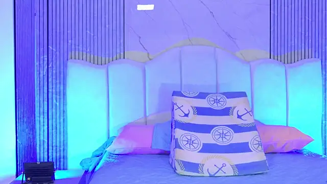 Sofia martiin online show from December 22, 2025, 3:03 am