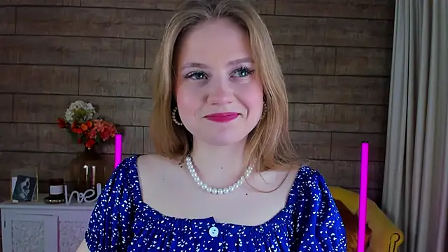 Snapshot of SelinSwarovski chatting on February 10, 2025, 7:38 pm SelinSwarovski online show from February 10, 2025, 7:38 pm