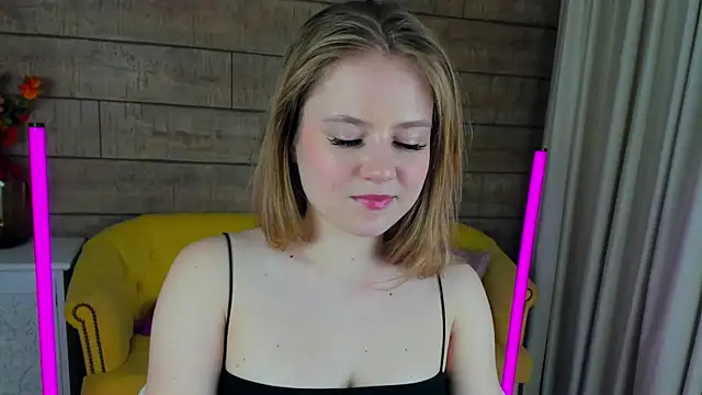Snapshot of SelinSwarovski chatting on February 24, 2025, 4:36 pm SelinSwarovski online show from February 24, 2025, 4:36 pm