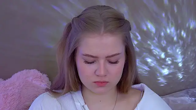 Snapshot of SelinSwarovski chatting on October 3, 2025, 6:05 pm SelinSwarovski online show from October 3, 2025, 6:05 pm