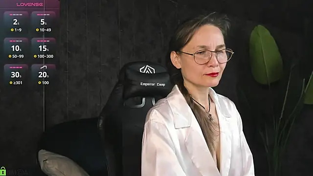 Lillian White online show from June 3, 2026, 12:57 am
