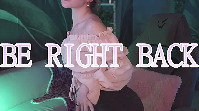 LuxRayi online show from January 11, 2026, 3:33 am