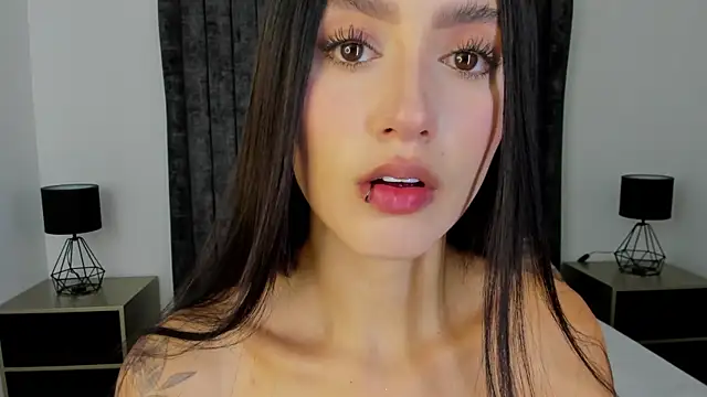 NataGarcia online show from December 16, 2025, 3:28 pm