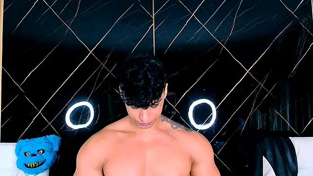 Owen Muzcle online show from October 28, 2025, 11:51 pm