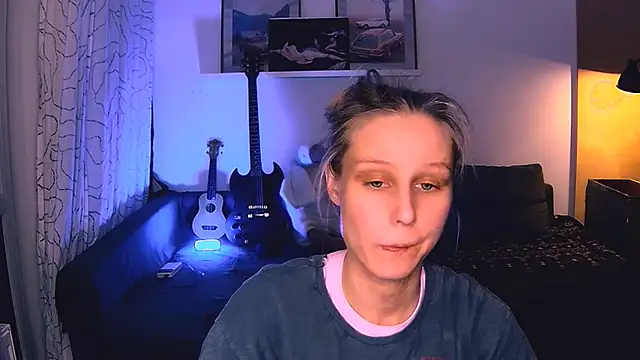 KatiKate online show from December 3, 2024, 8:17 pm