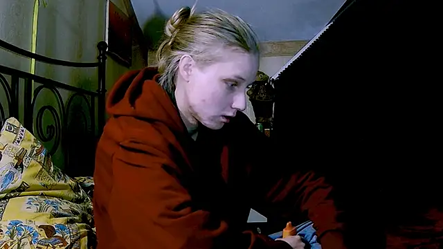 KatiKate online show from January 20, 2025, 1:53 pm