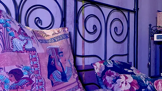 KatiKate online show from January 25, 2025, 9:35 pm