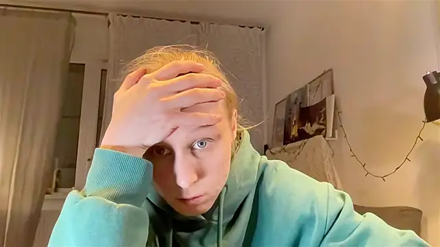 KatiKate online show from February 9, 2025, 6:05 pm