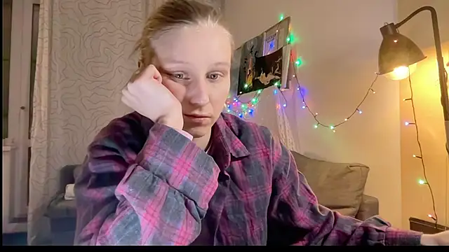 KatiKate online show from February 9, 2025, 9:06 pm