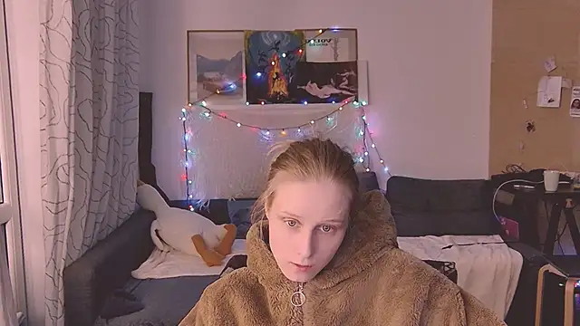 KatiKate online show from February 25, 2025, 8:19 pm