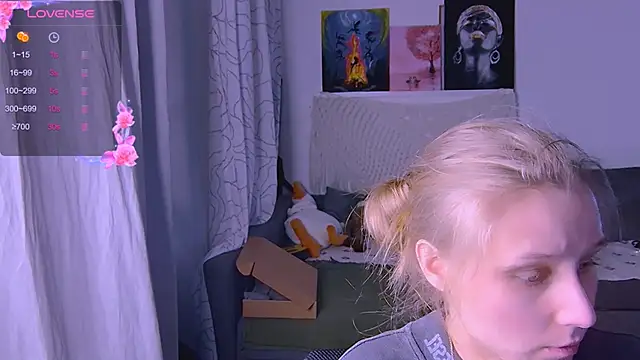 KatiKate online show from March 20, 2025, 4:53 pm