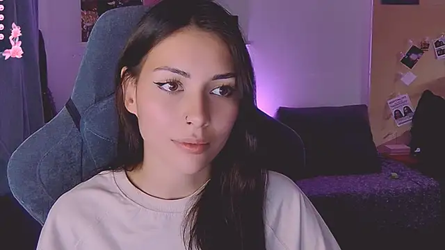 KatiKate online show from October 16, 2025, 5:58 pm