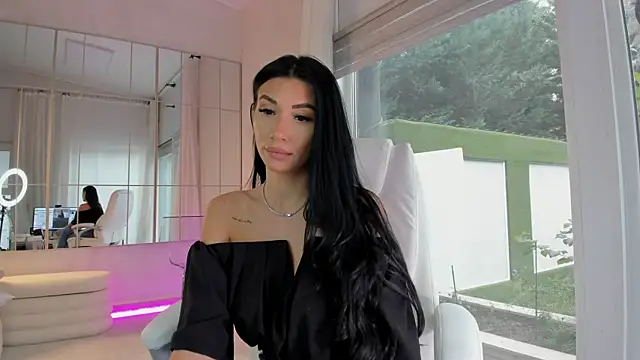 missdiamond  online show from November 4, 2025, 8:02 am