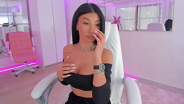 missdiamond  online show from April 17, 2026, 7:11 am