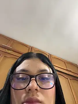 alissonfernandez  online show from November 2, 2025, 12:35 am