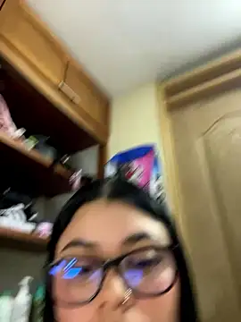 alissonfernandez  online show from January 14, 2026, 11:31 pm