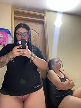 Snapshot of alissonfernandez_ chatting on February 5, 2026, 11:20 pm alissonfernandez online show from February 5, 2026, 11:20 pm