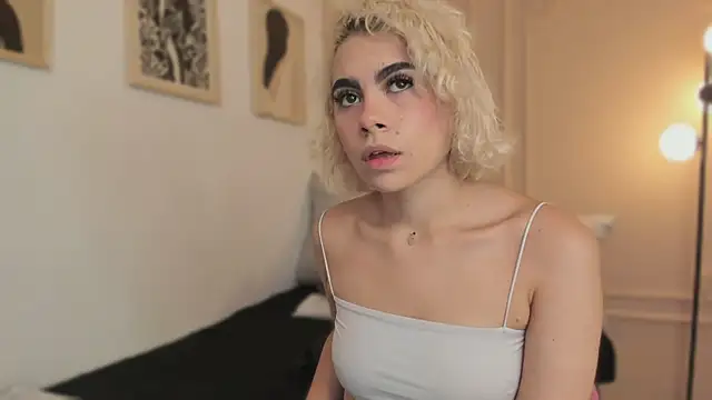 Snapshot of marian_pinzon chatting on February 23, 2026, 7:11 pm marian pinzon online show from February 23, 2026, 7:11 pm