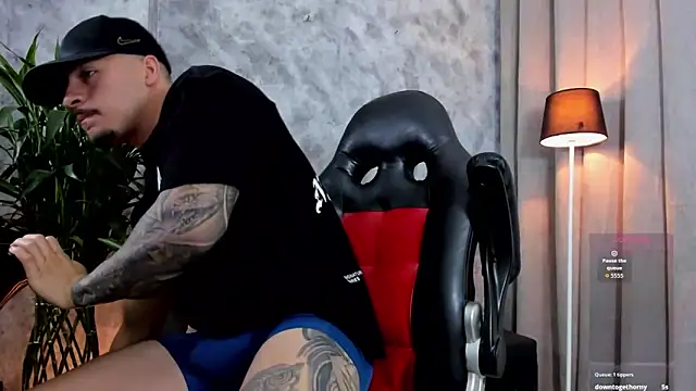 boyc022  online show from March 22, 2026, 1:09 am