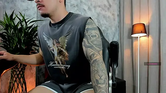 boyc022  online show from April 15, 2026, 12:45 pm