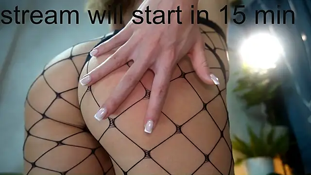 Snapshot of lika_maa chatting on February 20, 2026, 1:11 pm lika maa online show from February 20, 2026, 1:11 pm