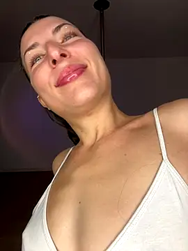  ExoticGirl online show from December 18, 2025, 7:03 am