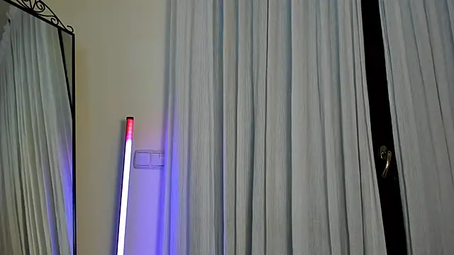 LunaMystyque online show from February 14, 2025, 5:14 pm