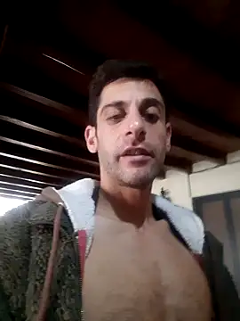 Snapshot of MrTamburine22 chatting on January 17, 2025, 2:39 pm MrTamburine22 online show from January 17, 2025, 2:39 pm