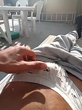 Snapshot of MrTamburine22 chatting on October 19, 2025, 12:50 pm MrTamburine22 online show from October 19, 2025, 12:50 pm