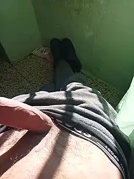 Snapshot of MrTamburine22 chatting on November 28, 2025, 11:57 am MrTamburine22 online show from November 28, 2025, 11:57 am