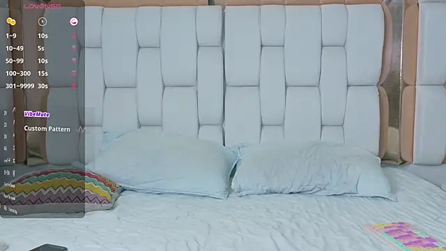 hornybarelylegalgirl online show from September 11, 2025, 7:25 pm