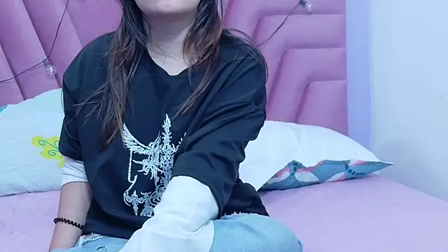 Snapshot of hornybarelylegalgirl chatting on March 25, 2026, 12:00 pm hornybarelylegalgirl online show from March 25, 2026, 12:00 pm