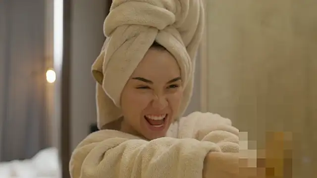 awesome anna online show from April 27, 2026, 10:46 am