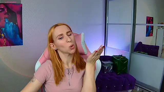 Snapshot of AliceBYKiss chatting on January 10, 2025, 7:11 pm AliceBYKiss online show from January 10, 2025, 7:11 pm