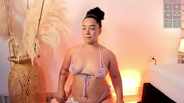 Julieta 333 online show from November 23, 2025, 1:33 pm