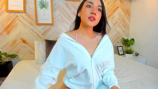 Snapshot of AniiRose chatting on February 28, 2025, 12:43 am AniiRose online show from February 28, 2025, 12:43 am