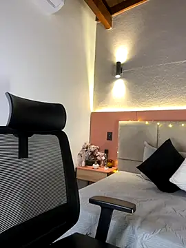 Snapshot of AniiRose chatting on October 3, 2025, 11:57 pm AniiRose online show from October 3, 2025, 11:57 pm