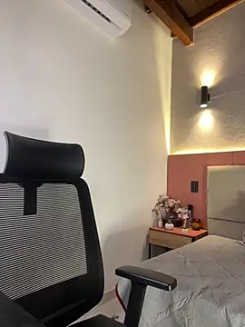 Snapshot of AniiRose chatting on October 5, 2025, 11:46 pm AniiRose online show from October 5, 2025, 11:46 pm