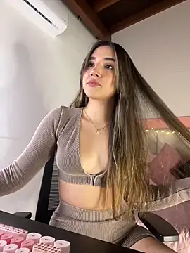 Snapshot of AniiRose chatting on October 13, 2025, 1:38 am AniiRose online show from October 13, 2025, 1:38 am