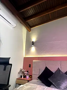 Snapshot of AniiRose chatting on November 12, 2025, 1:17 am AniiRose online show from November 12, 2025, 1:17 am