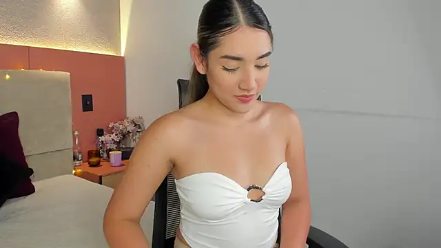 Snapshot of AniiRose chatting on November 19, 2025, 3:06 am AniiRose online show from November 19, 2025, 3:06 am